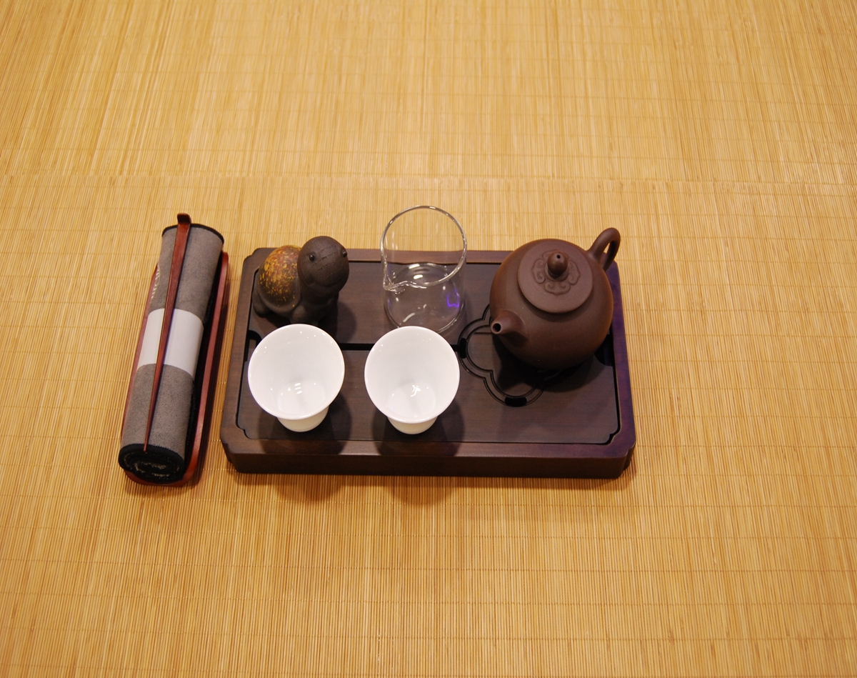 Compact ceremonial tea set with YiXing clay teapot, white porcelain cups, 4 oz glass fairness cup, and dark gongfu tea tray box